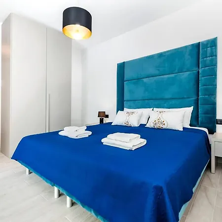 2 Bedroom Awesome In * Rovinj